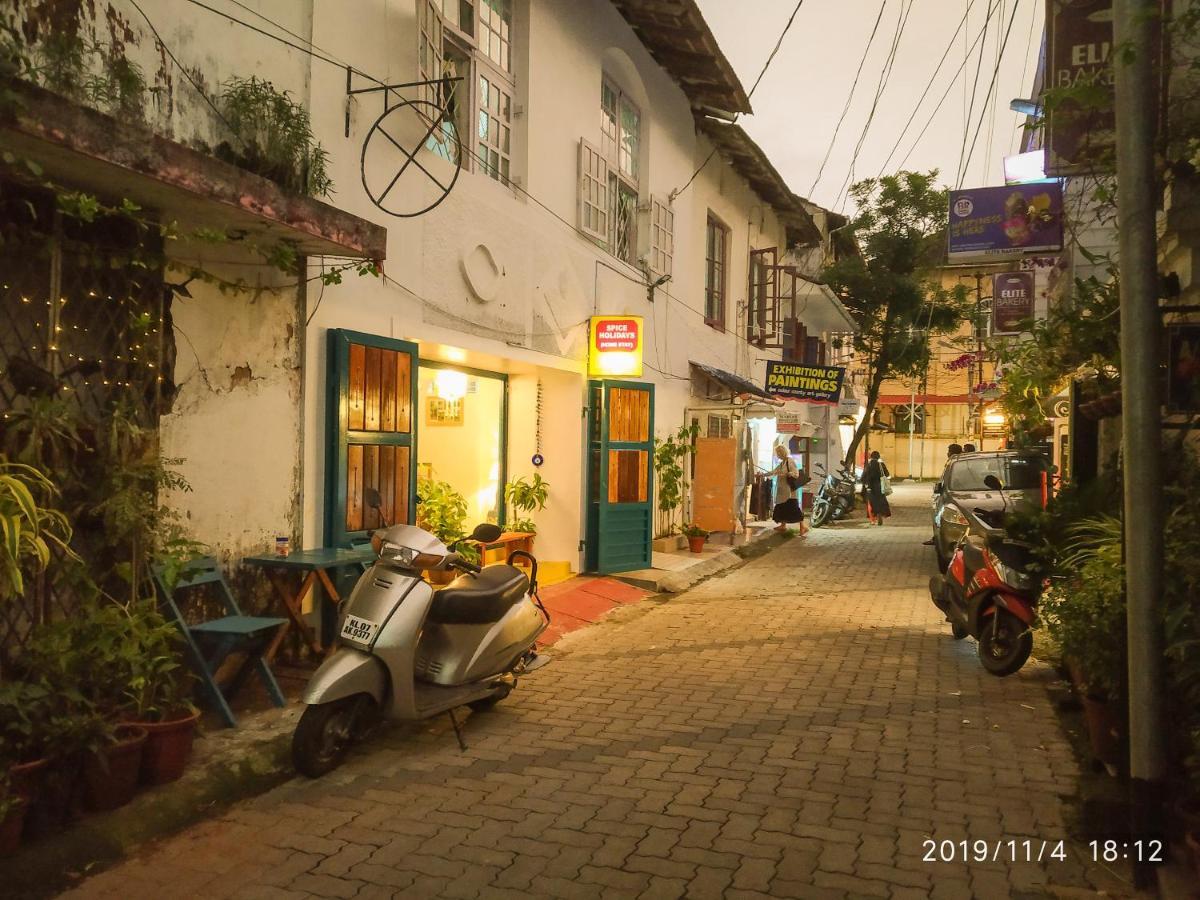 Spice Holidays Hotel Kochi Екстериор снимка